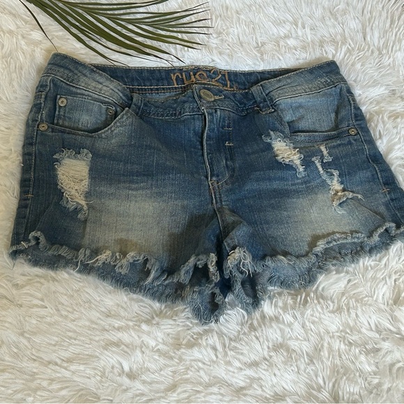 🏖️2/$15 Rue 21 distressed shorts - Picture 1 of 8